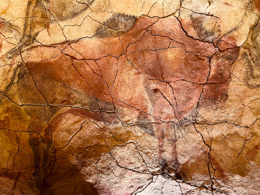 アルタミラ洞窟の壁画のレプリカの牛