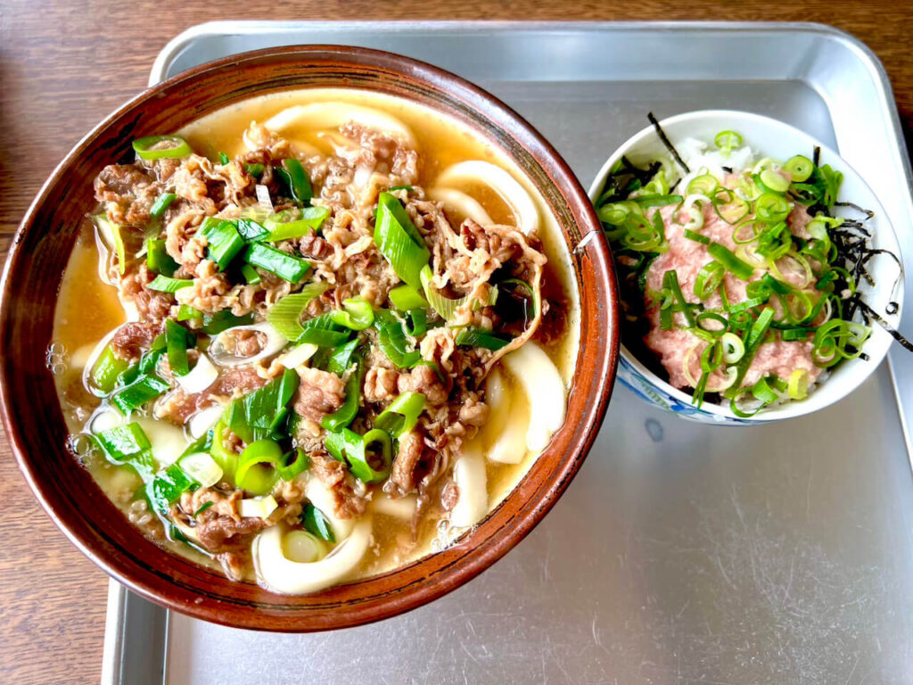 肉うどんとミニネギトロ丼セット