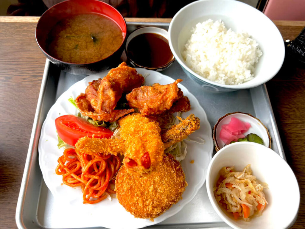 ミックスフライ定食