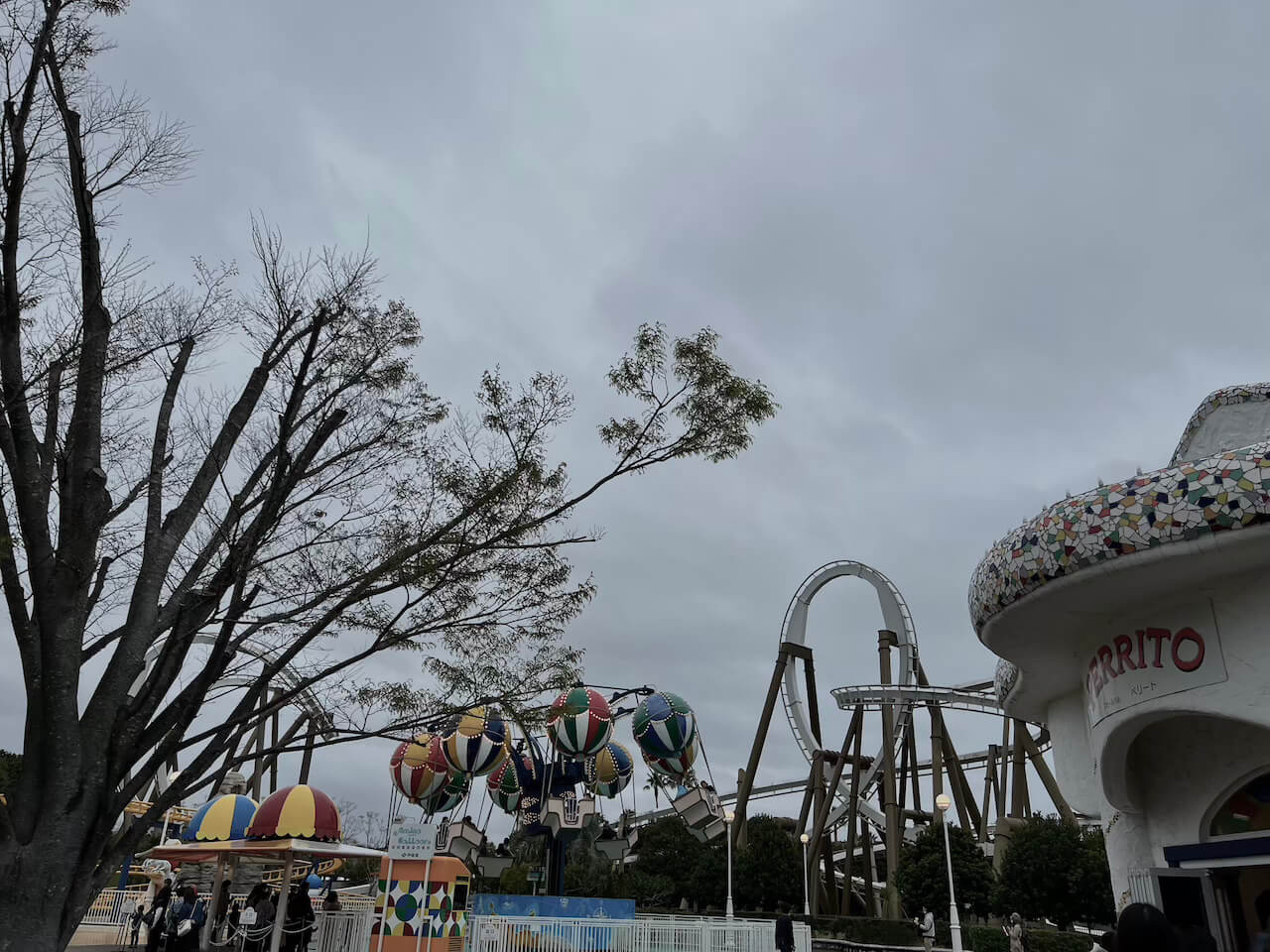 雨の日の志摩スペイン村